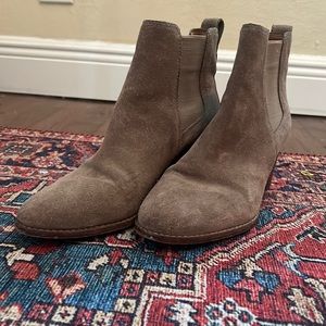 Madewell Suede Chelsea Boot size W 9